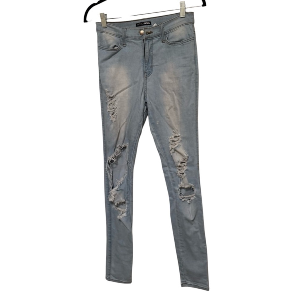 Size 7 women’s ripped distressed skinny jeans